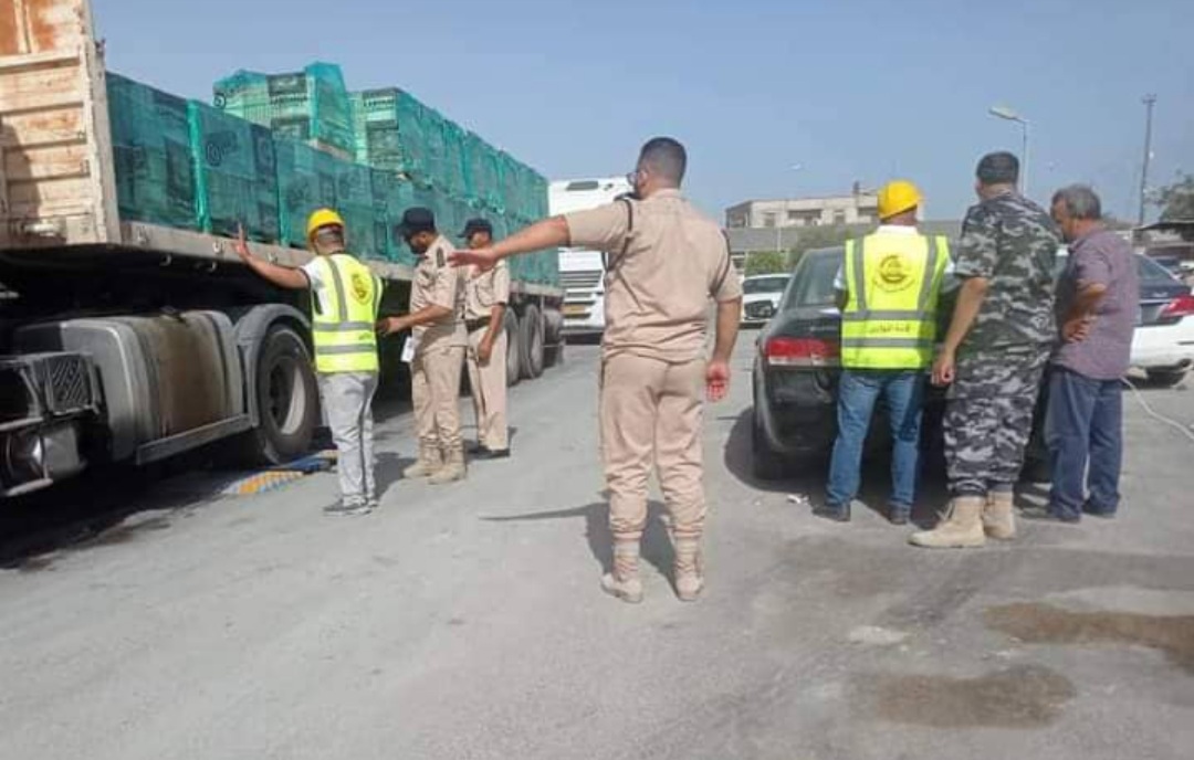 حملة تركيب الموازين المتحركة لضبط الحمولات الزائدة على الطرق العامة